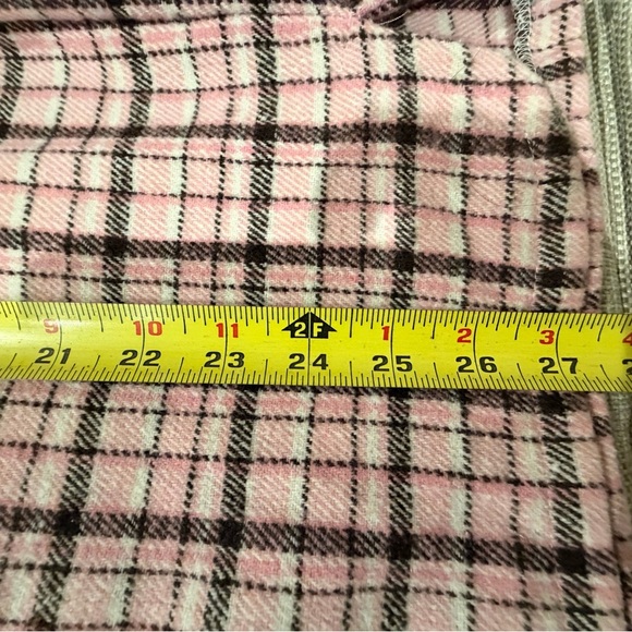 Umgee women’s Pink Plaid Button-Up Shacket flannel
Medium excellent UC
T3 - Picture 9 of 9